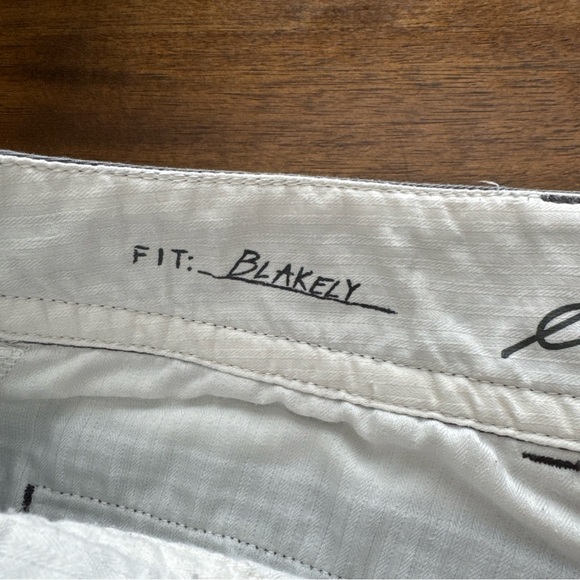 Eddie Bauer Cropped Pants Blakely Fit Women's 14 Gray Mid Rise Cotton Hiking - Picture 5 of 13